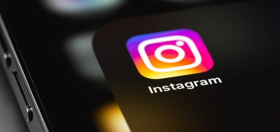 You are currently viewing Instagram Begins Testing Repost Feature for Home Feed