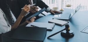 Read more about the article Century-Old Larcomes Grows South England Presence via Family Law Acquisition