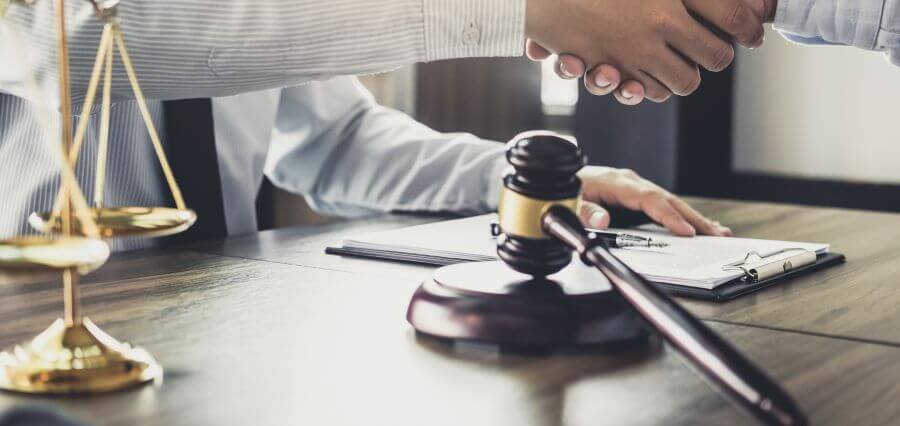 Understanding​‍​‌‍​‍‌​‍​‌‍​‍‌ the Role of a Corporate Lawyer in Today’s Business World