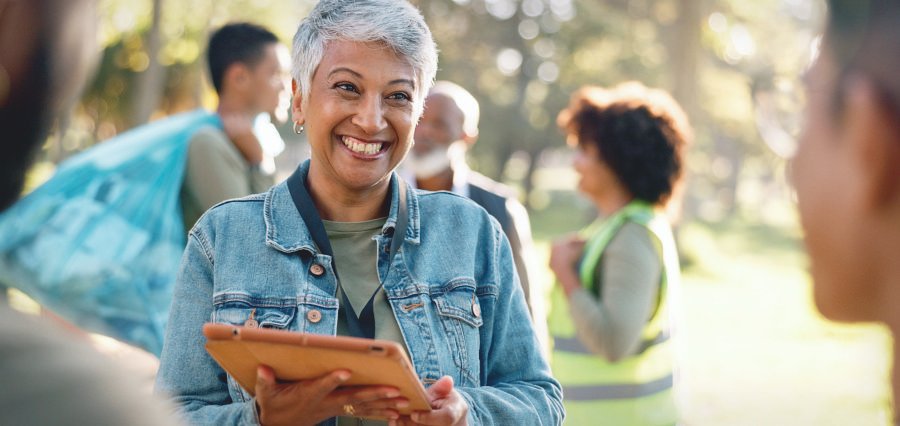 Read more about the article Chadwick Lawrence Brings Festive Cheer with Handmade Gifts for Dementia Care